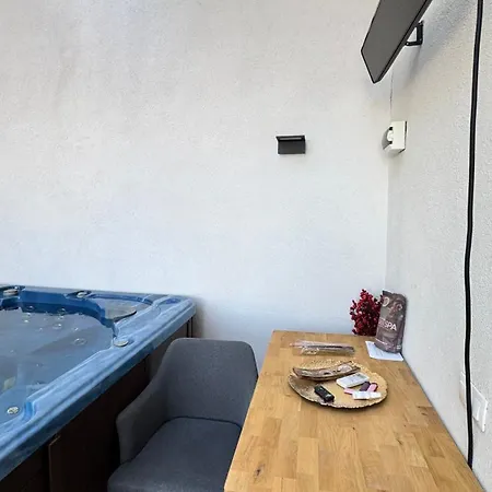 Apartment Mountain View Retreat Hot Tub And Sauna